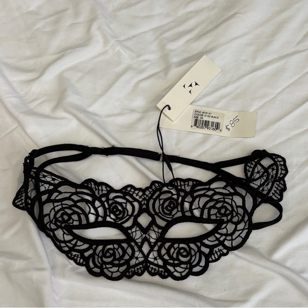 Fleur du Mal Black Floral Lace Eye Mask
